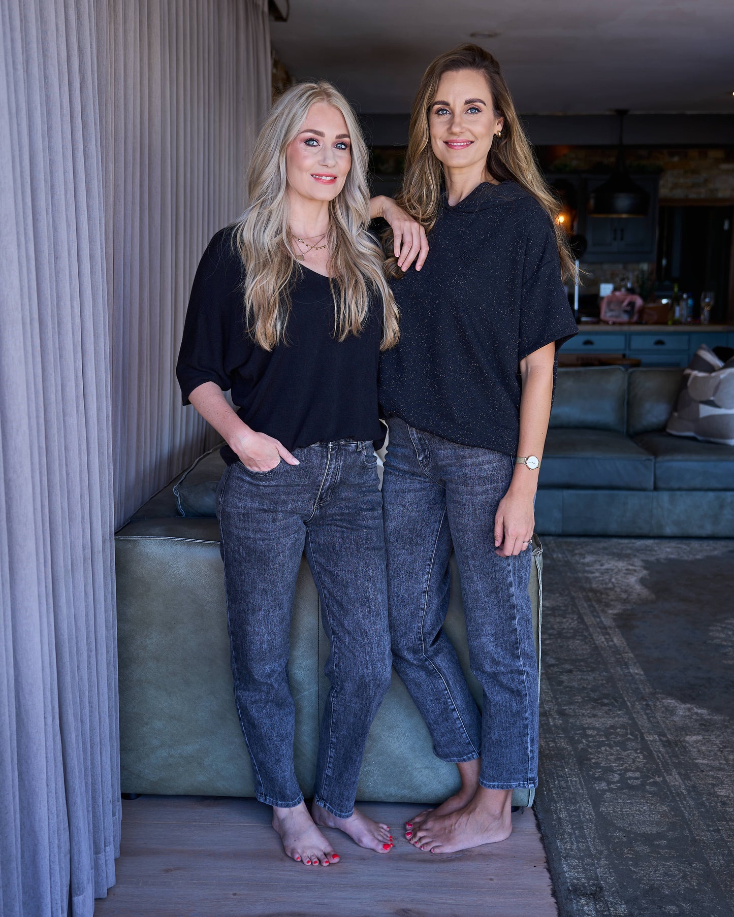 Slip Into Sparkle Top | Black