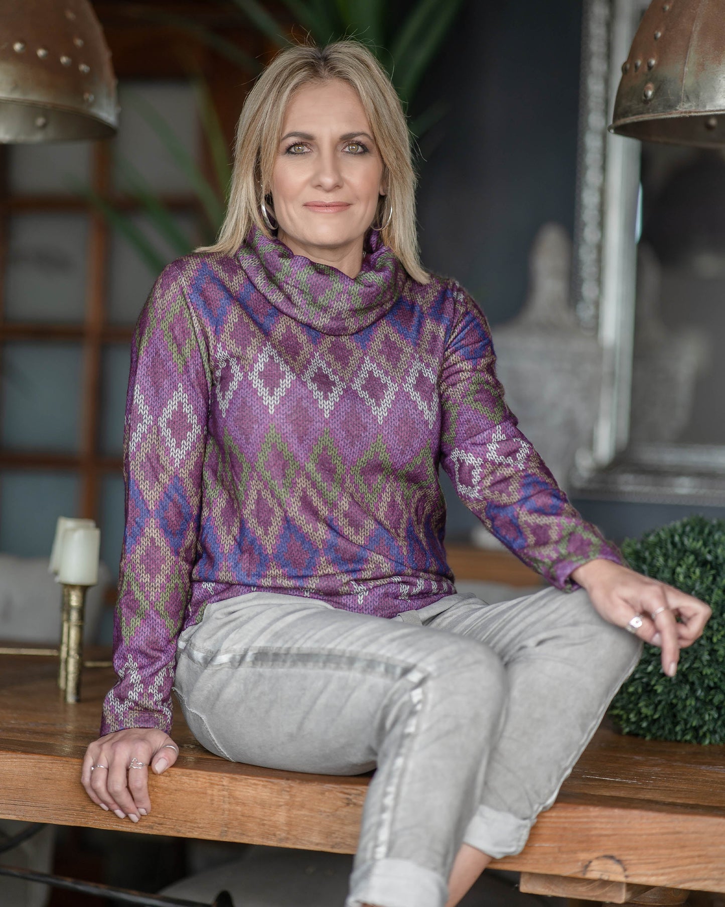 How beautiful are these printed polo neck tops. Sure to keep you warm and comfy through the winter. They pair perfectly with a neutral colour pants or a pair of jeans