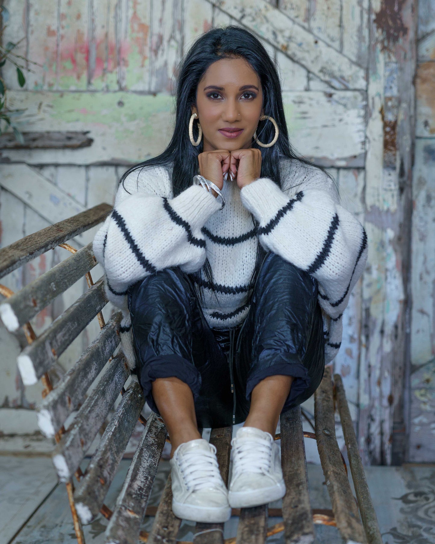 Different Views Knit | Black