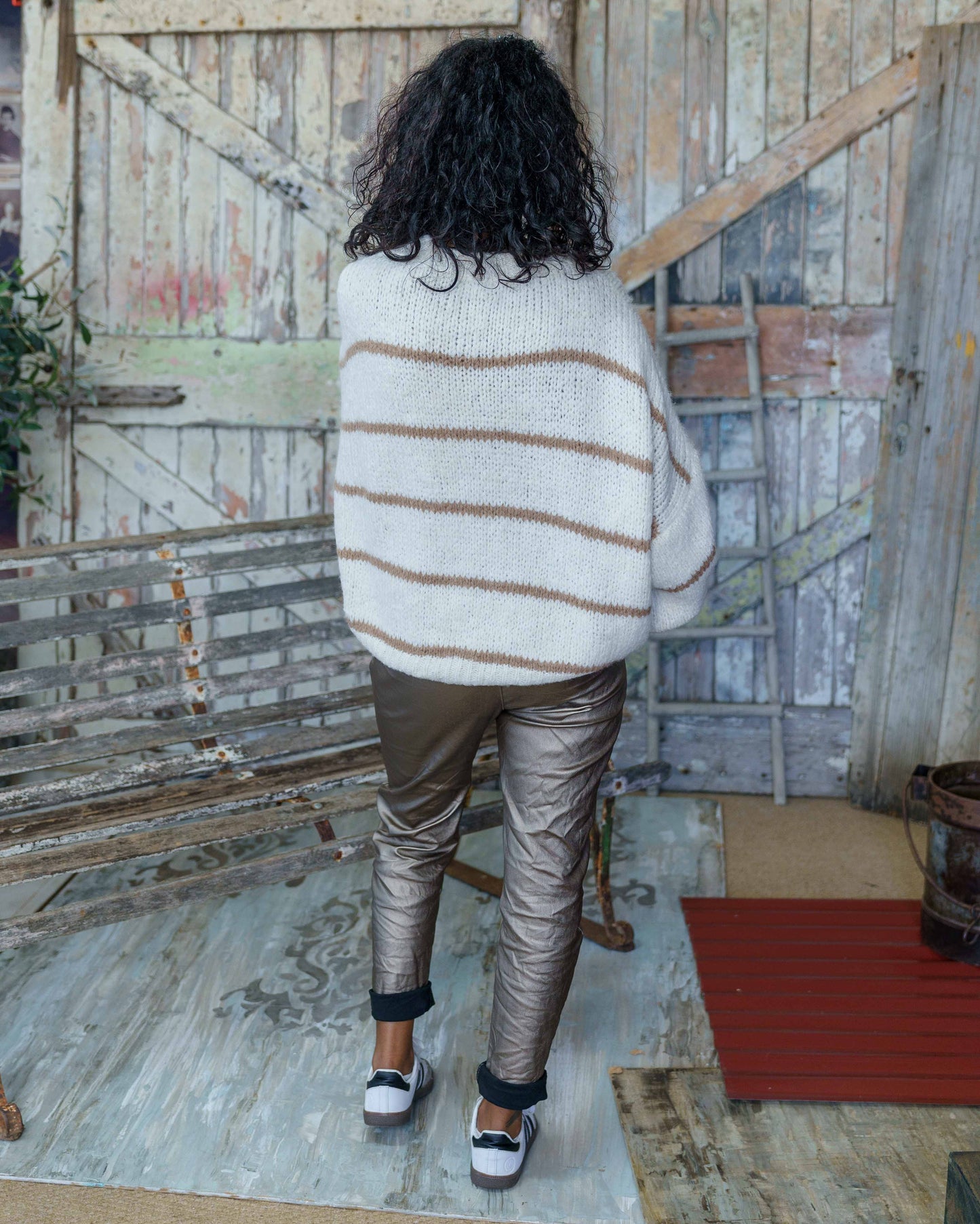Different Views Knit | Camel