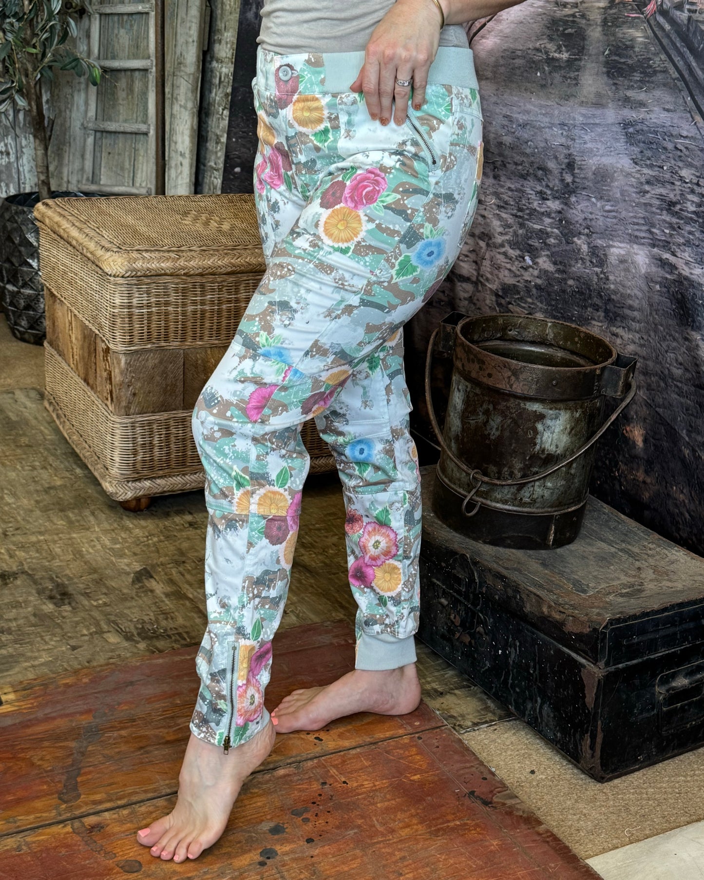 Floral Radiance Cargo Pants | Floral