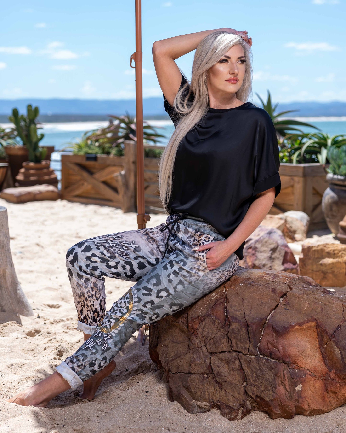 Glamour Girl Top | Black