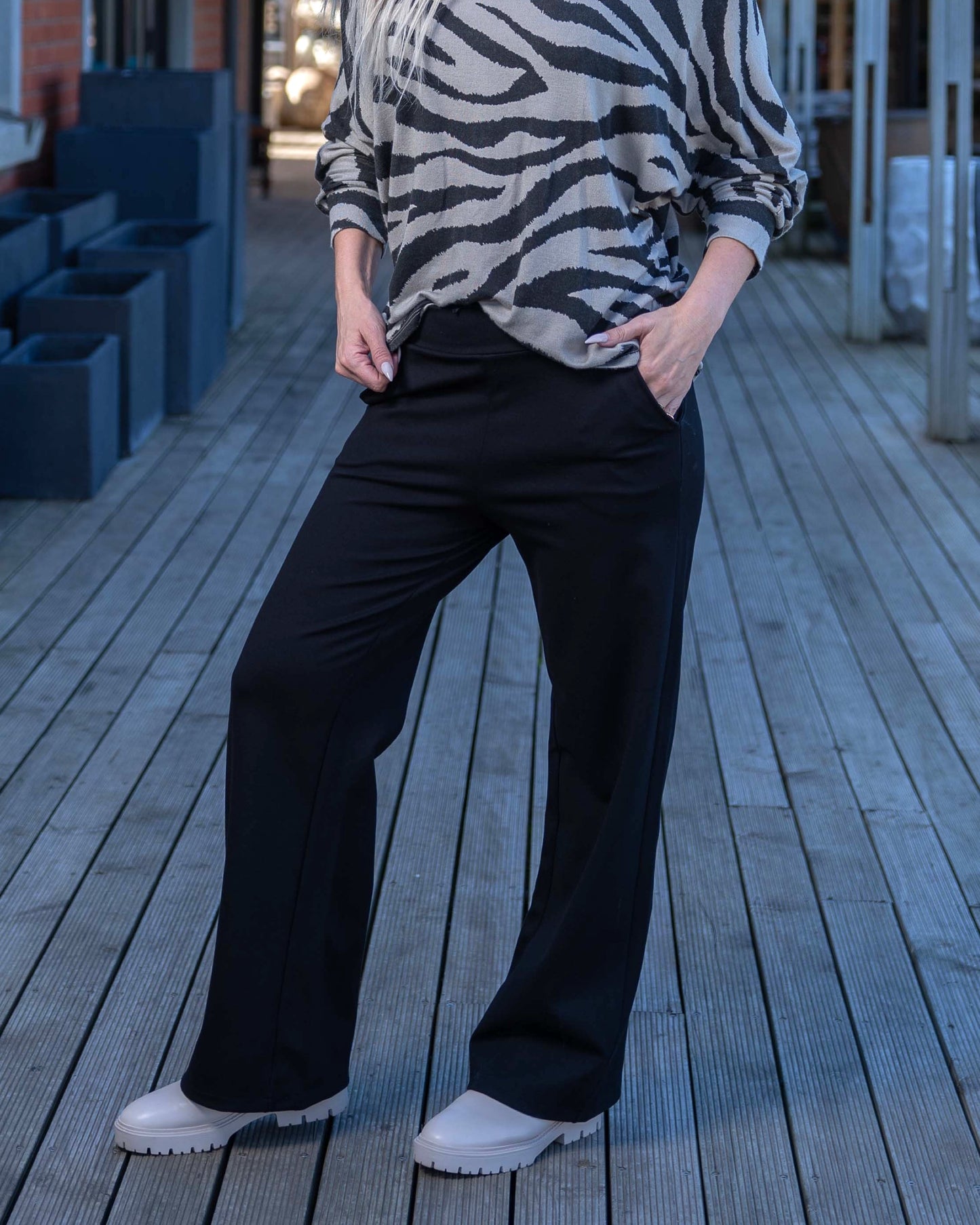 Just Feels Right Pants | Black