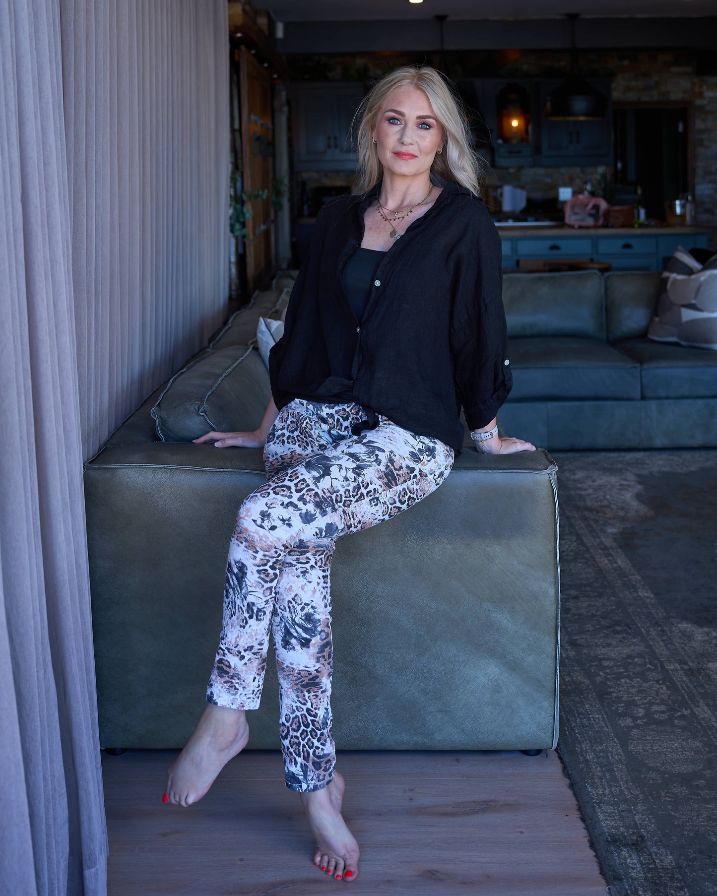 Oh Pretty Women Shirt | Black