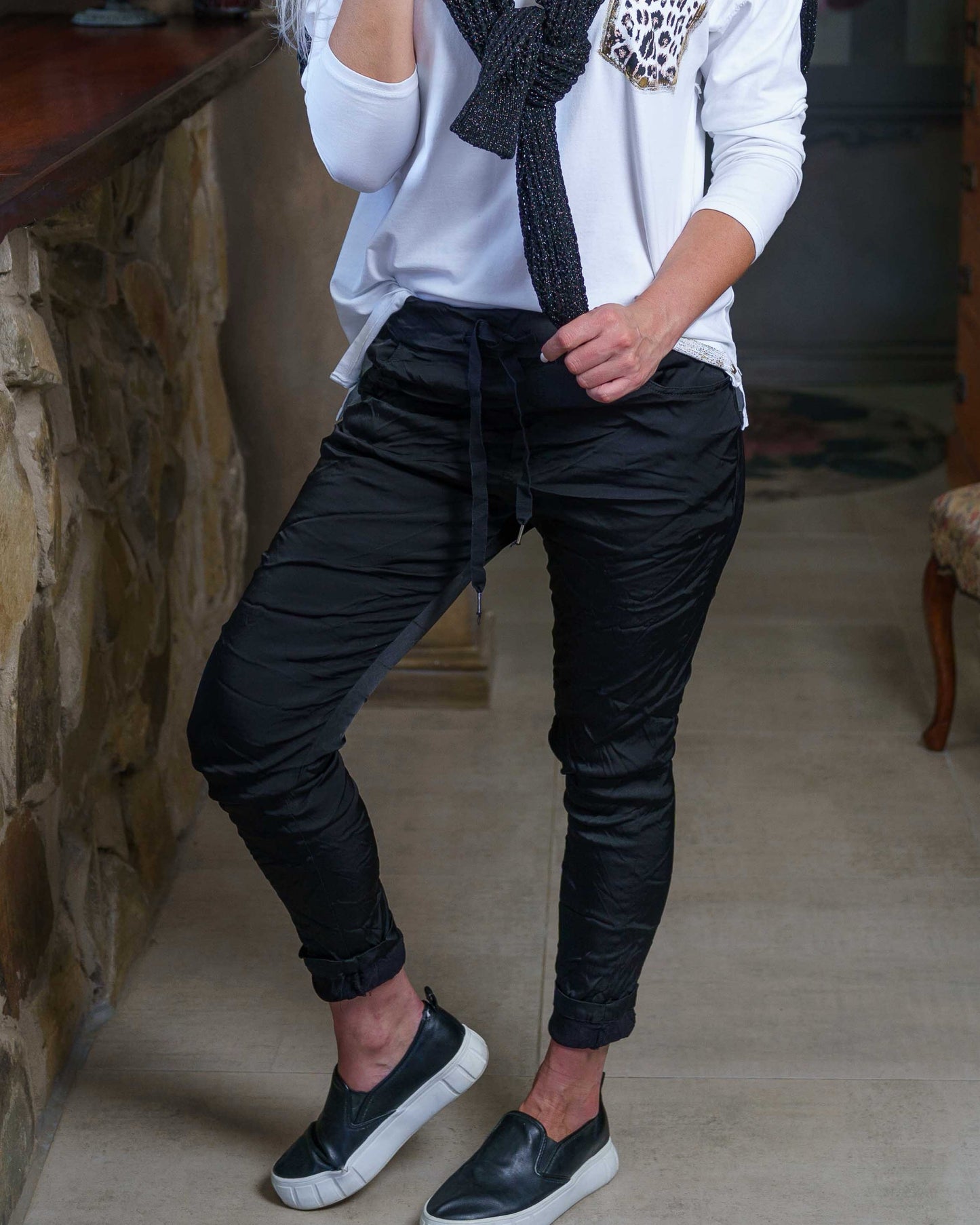 Smooth Moves Drawstring Pants | Black
