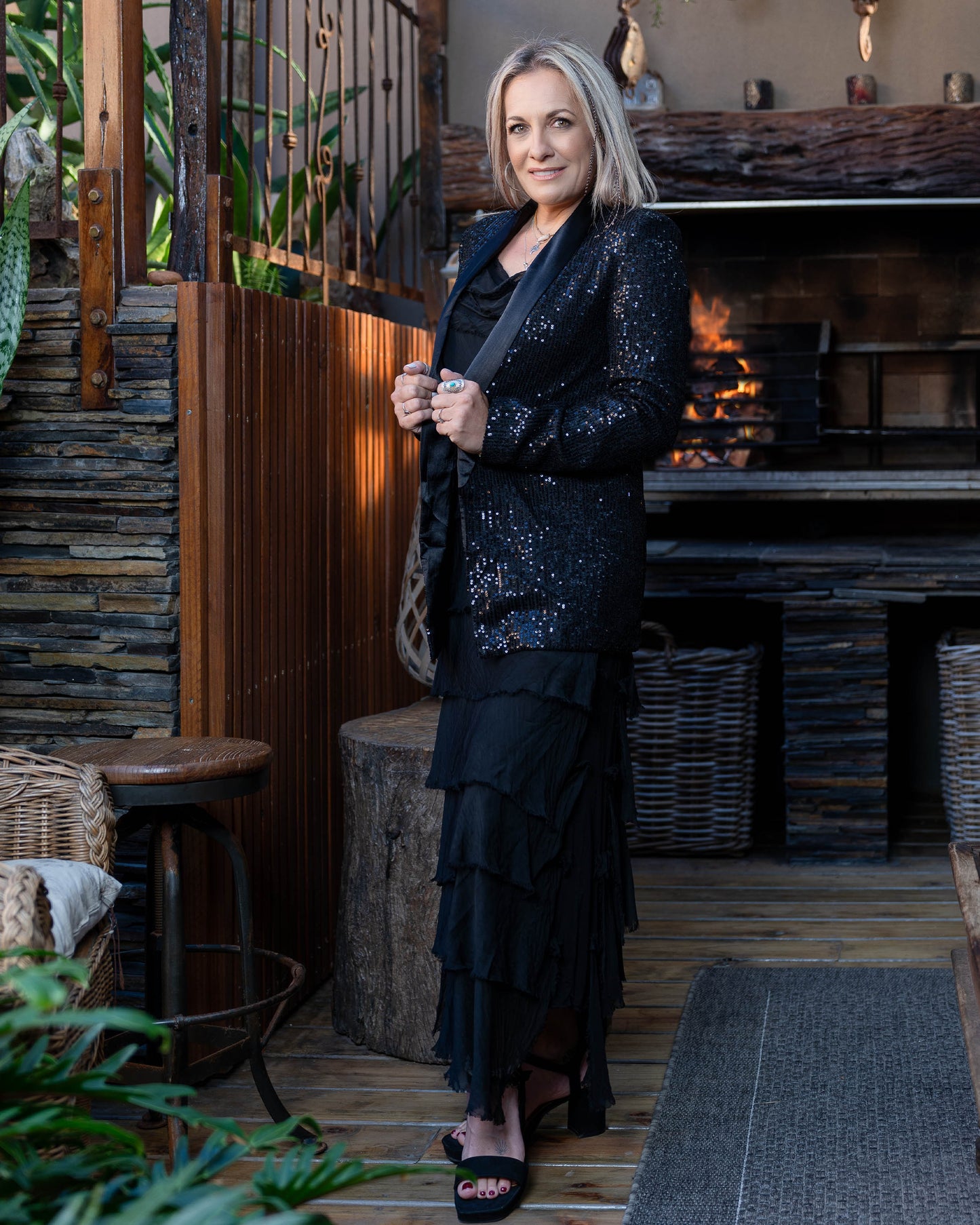 Our is the epitome of luxury fashion. Whether you're attending a gala, a party, or a stylish evening out, this blazer ensures you’ll be the center of attention. The combination of shimmering sequins and luxurious silk feel creates a stunning visual effect, while the tailored fit enhances your silhouette. Designed to flatter, this blazer features a structured silhouette with a slightly cinched waist, ensuring a chic and polished look
