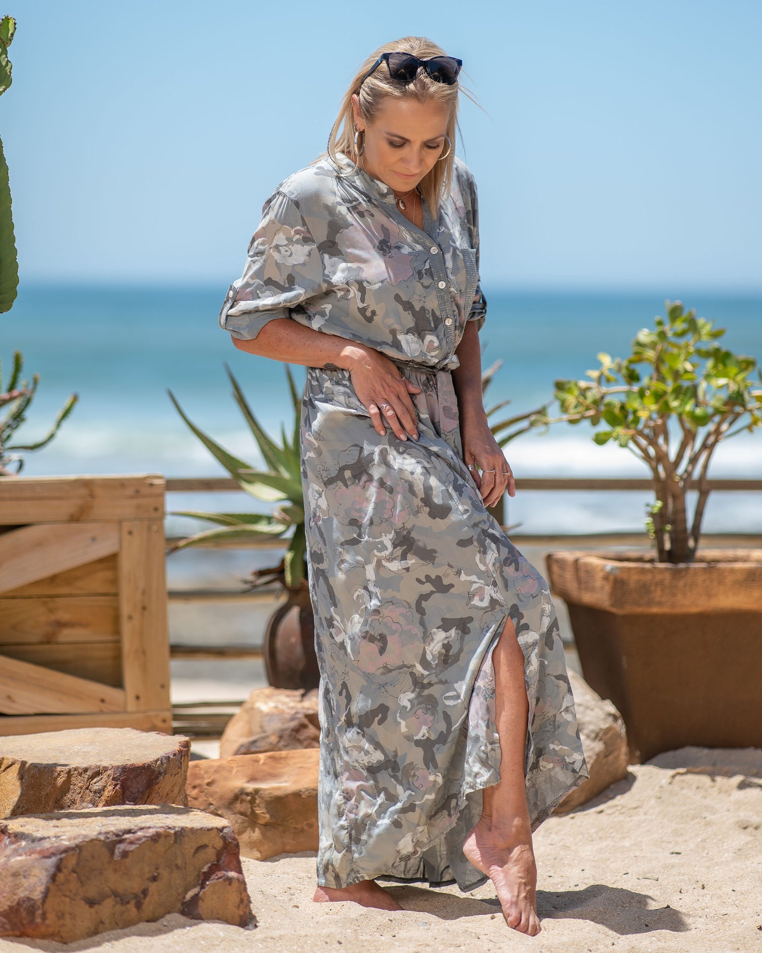 Where comfort meets sophistication in the most effortless way possible. The maxi length of this dress offers a versatile silhouette that is both chic and comfortable, making it suitable for various occasions