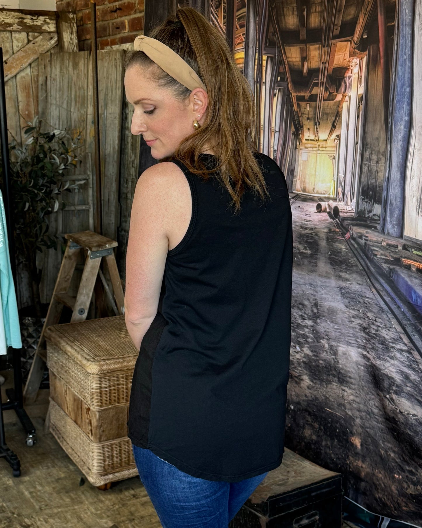 Breezy Linen Vest | Black