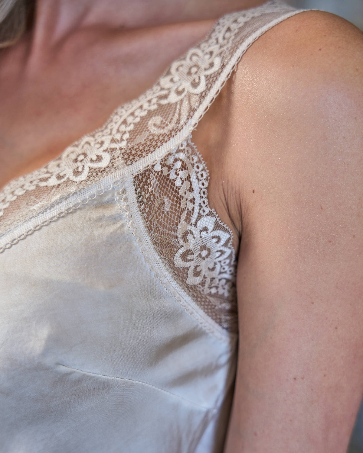 Capri Cami | Gold