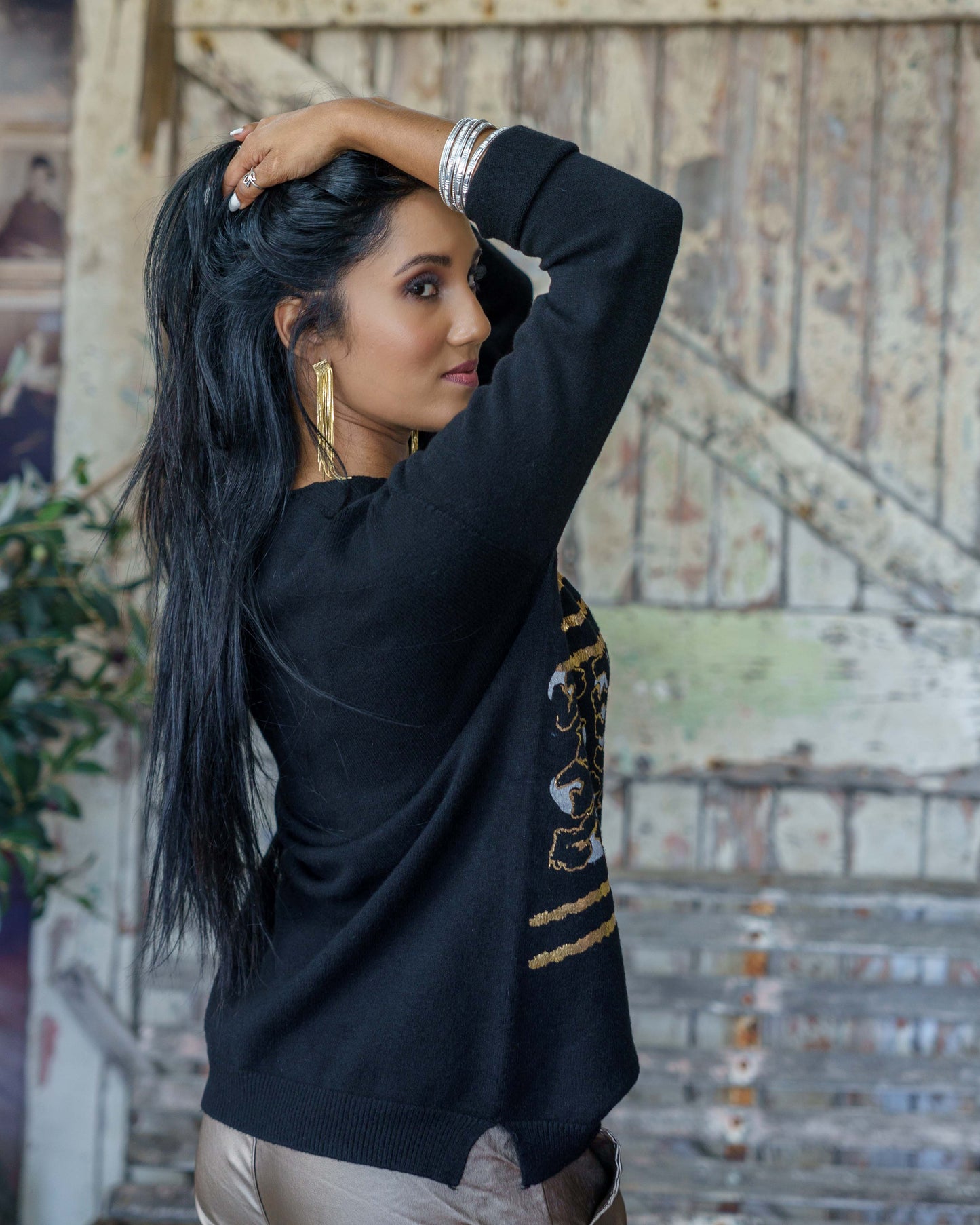 Caught In The Ruffle Knit | Black