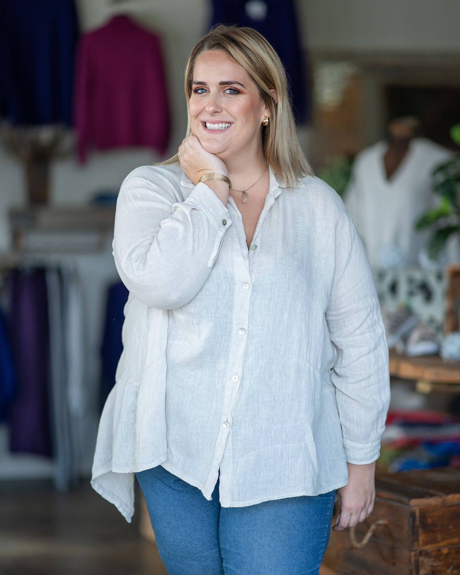 Collection: For The Love Of Linen ❤️ Crisp yet soft, a captivating combination you will fall in love with too. This top is very versatile with button down detail and a very flattering cut