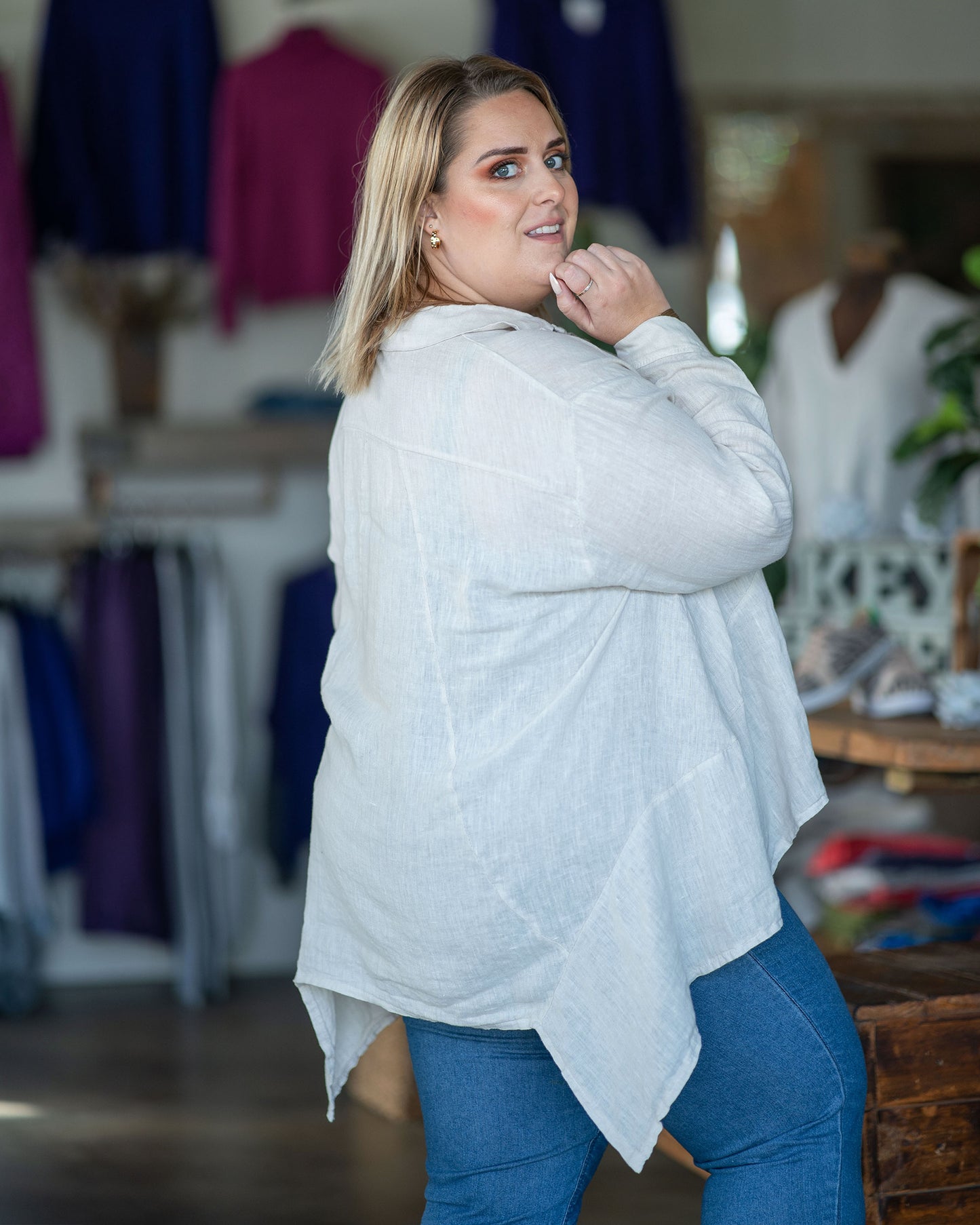 Collection: For The Love Of Linen ❤️ Crisp yet soft, a captivating combination you will fall in love with too. This top is very versatile with button down detail and a very flattering cut
