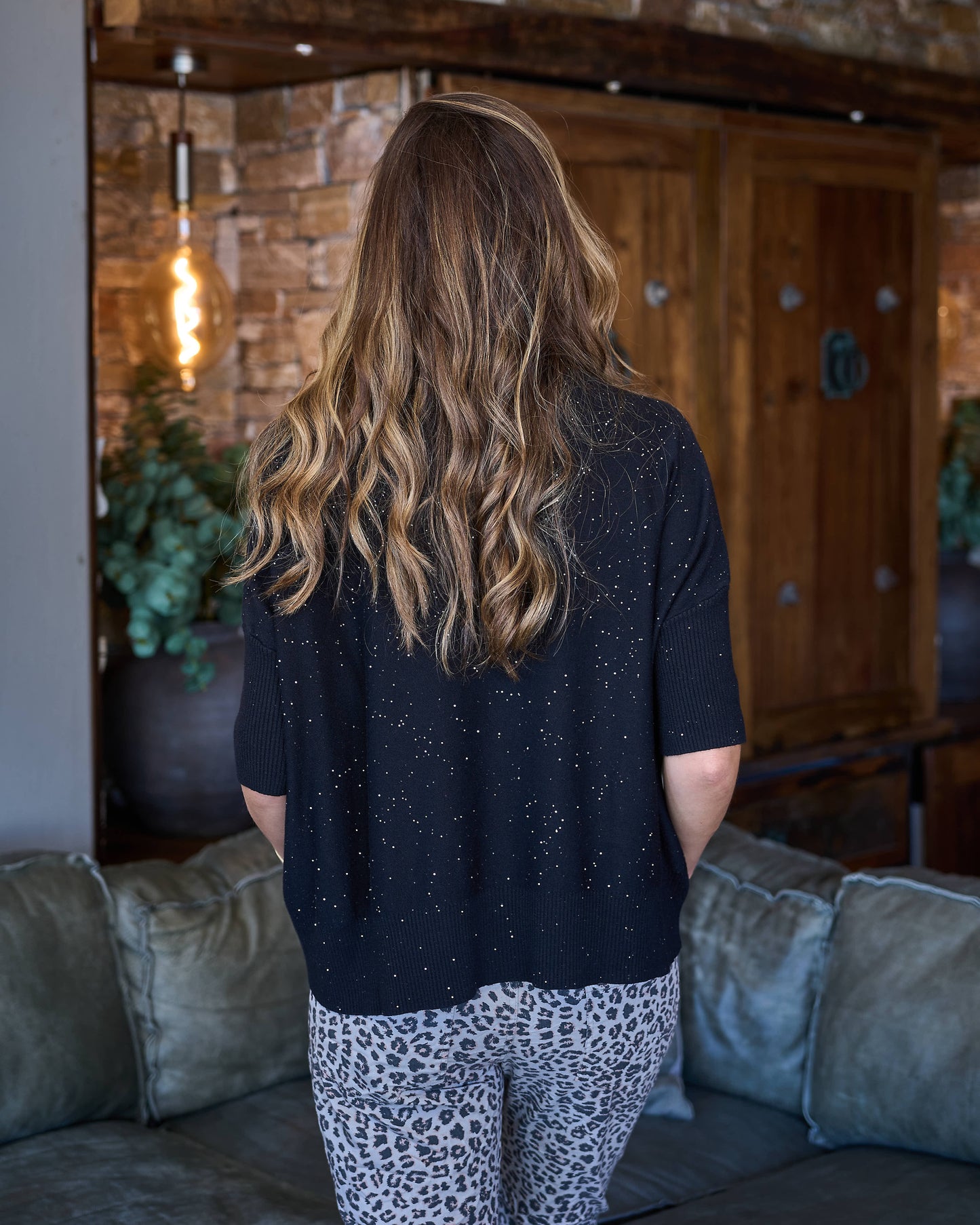 Here Comes The Night | Black