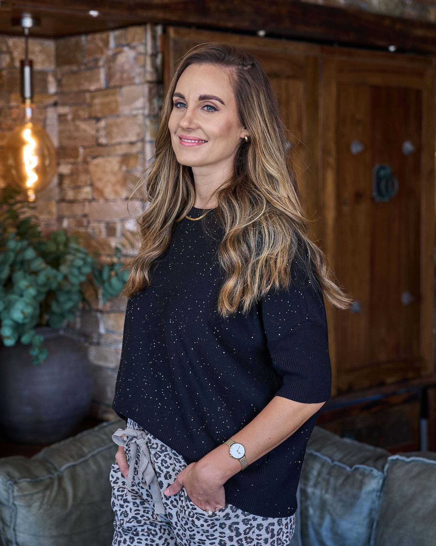 Here Comes The Night | Black