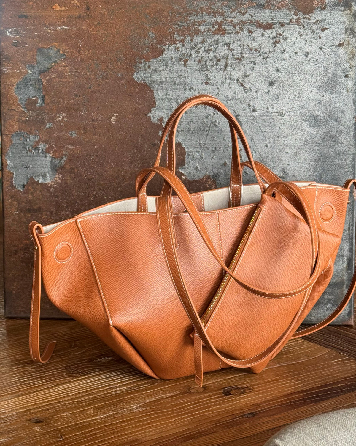 The Florence Wing Tote | Tan