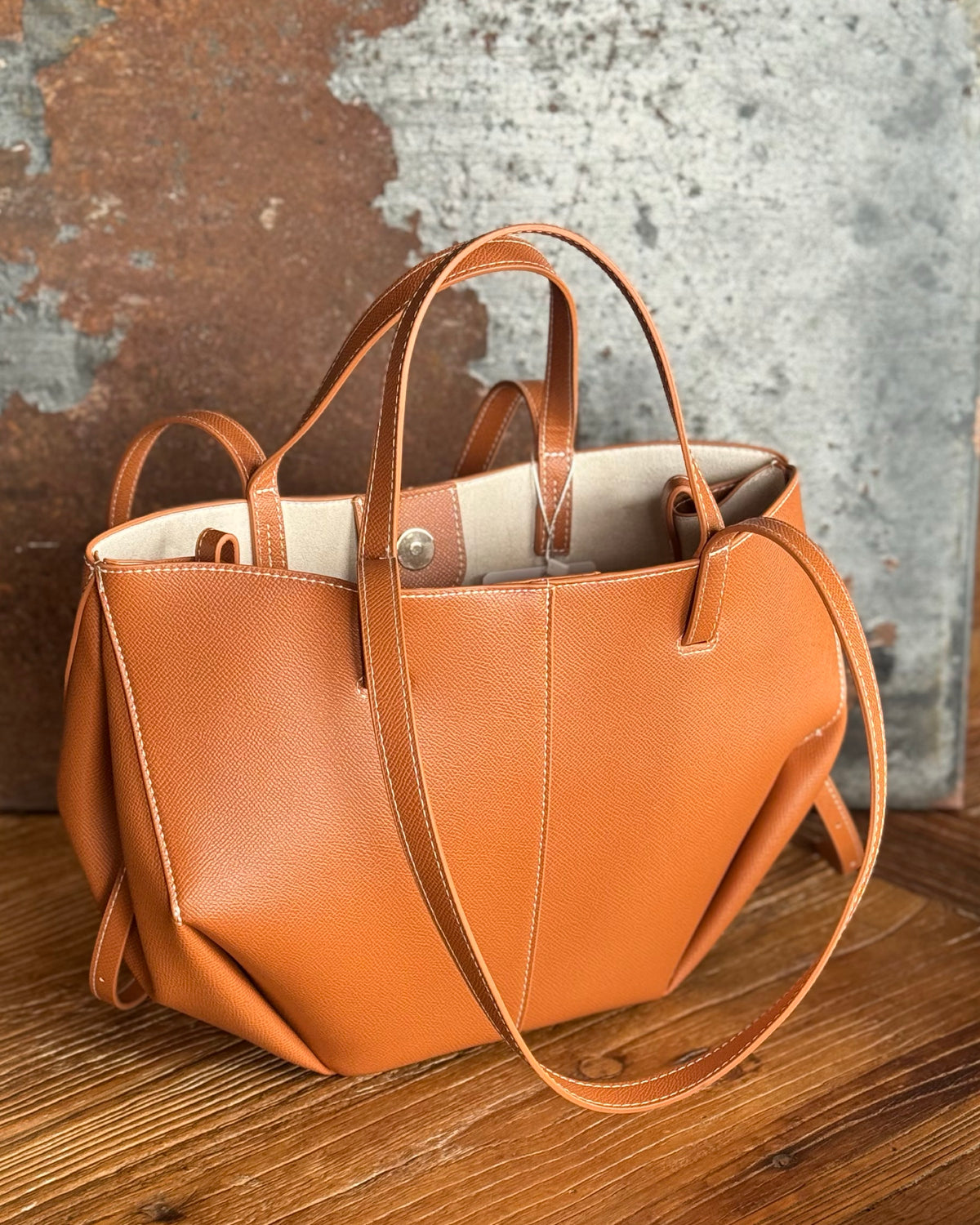 The Florence Wing Tote | Tan