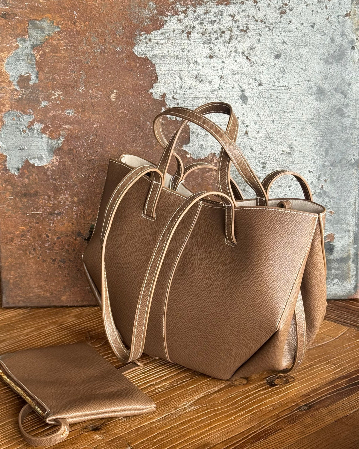 The Florence Wing Tote | Taupe