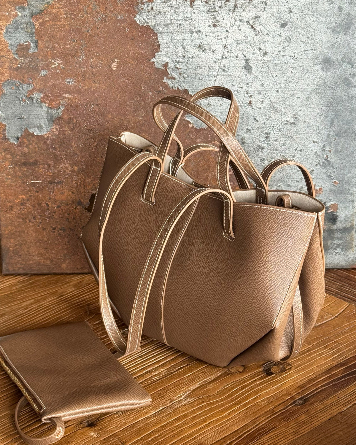 The Florence Wing Tote | Taupe