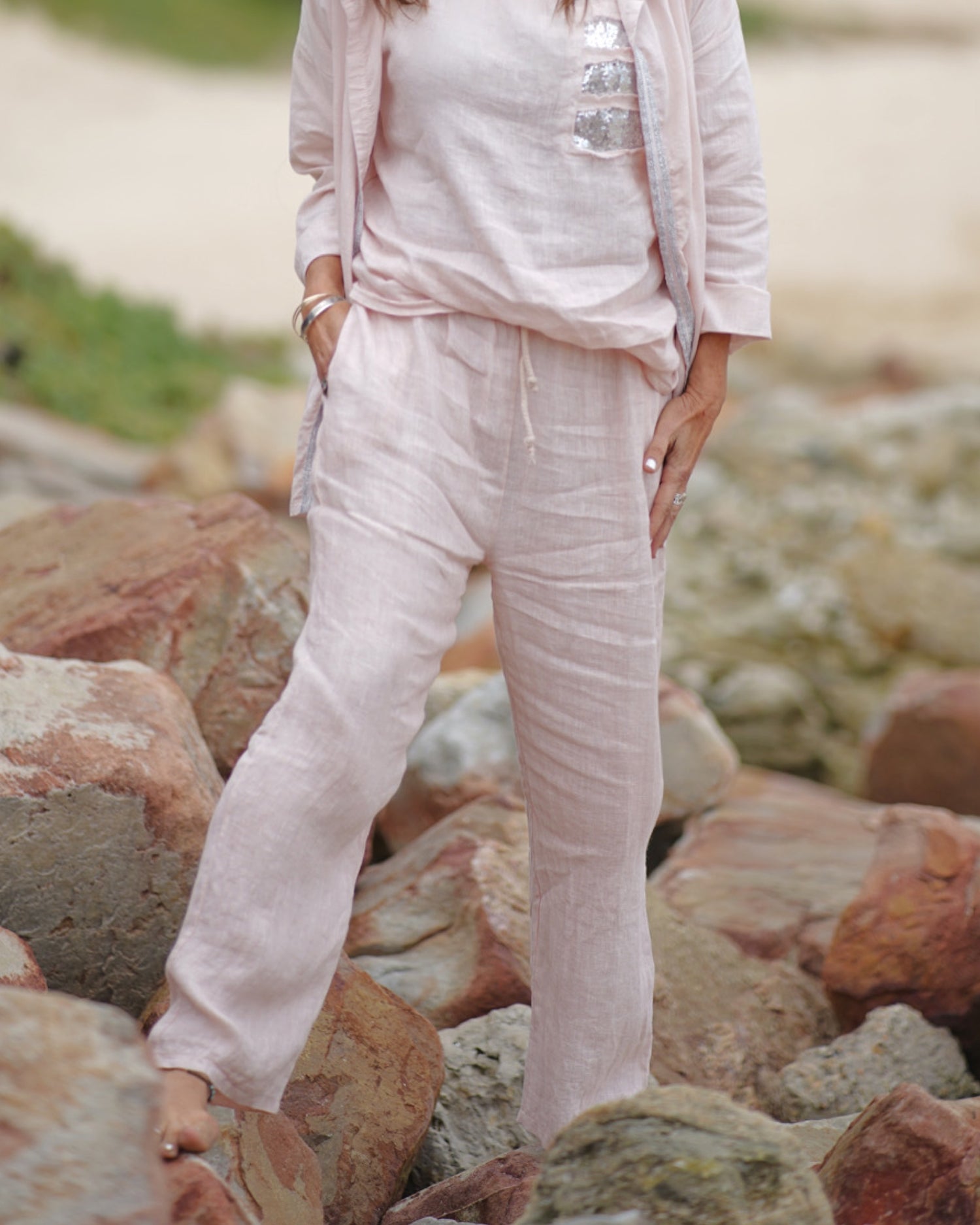 Introducing our latest collection of stylish and comfortable linen pants - a perfect addition to your wardrobe for any season! Crafted with utmost care and attention to detail, these linen pants combine fashion-forward designs with the breathability and natural elegance of premium-quality linen fabric