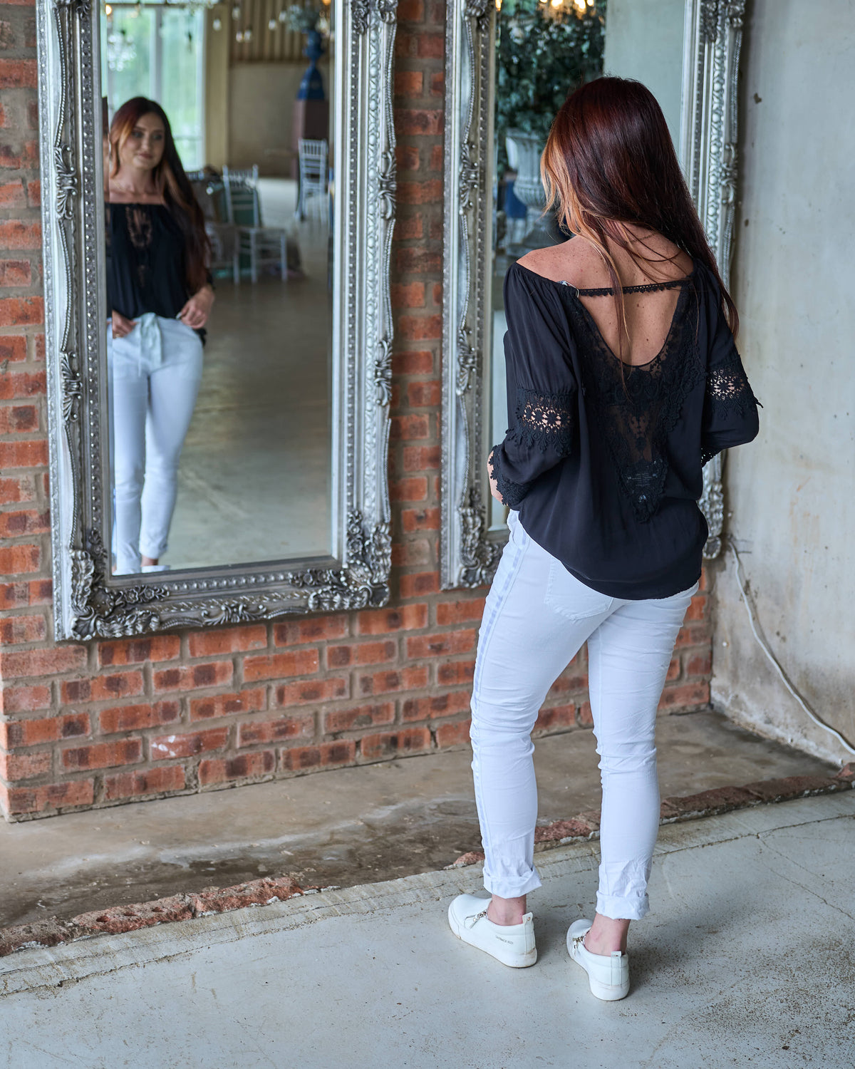 Lost In Rome | Black