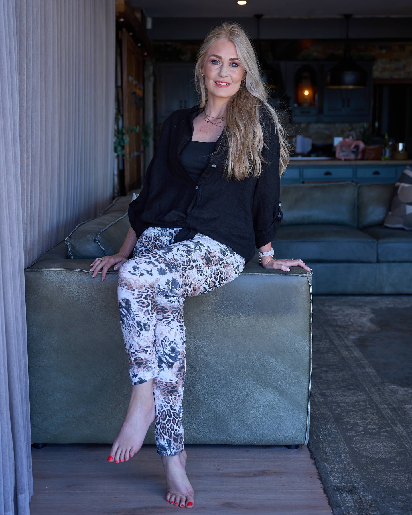 Oh Pretty Women Shirt | Black