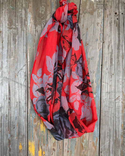 Petal Embrace Scarf | Red
