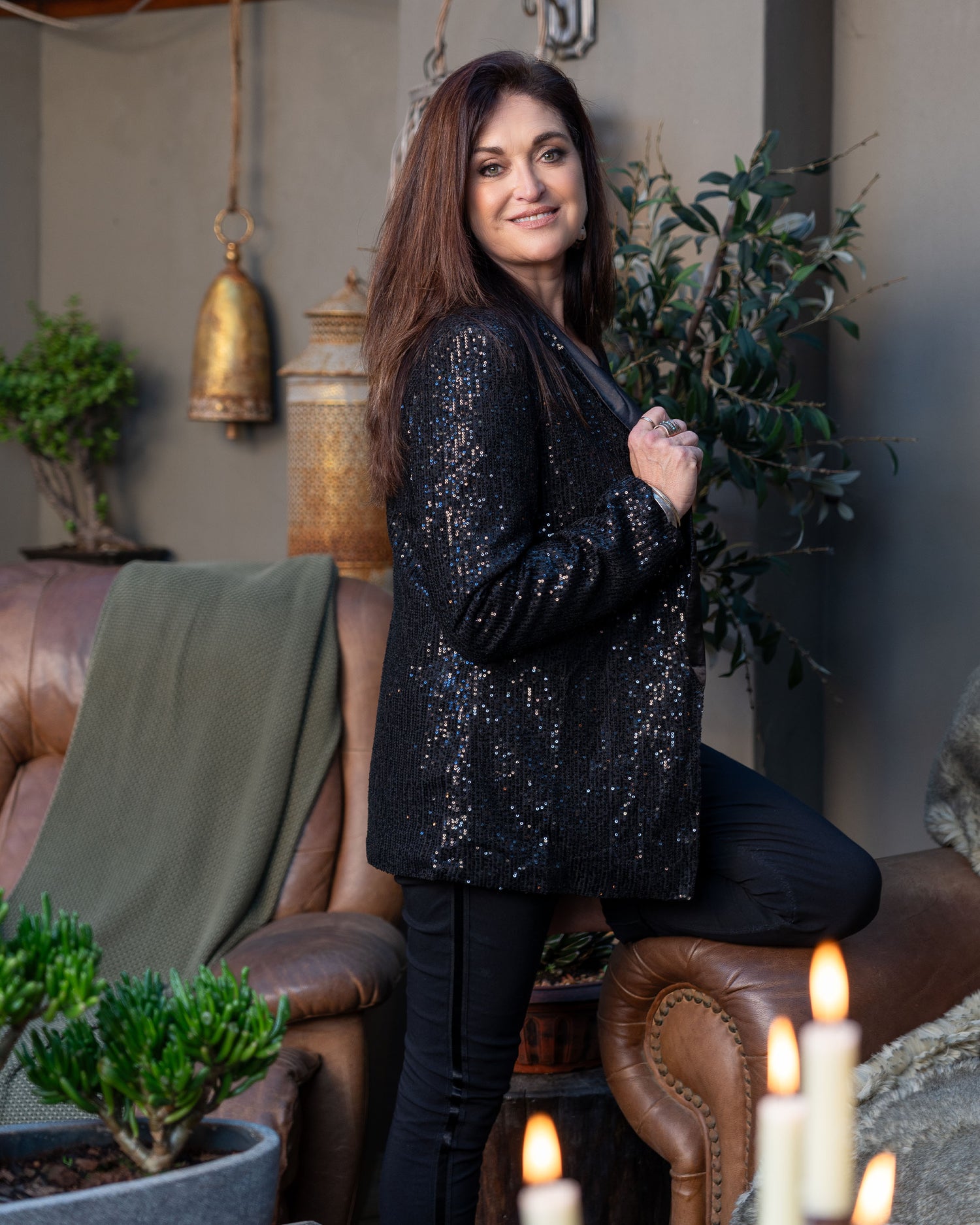 Our is the epitome of luxury fashion. Whether you're attending a gala, a party, or a stylish evening out, this blazer ensures you’ll be the center of attention. The combination of shimmering sequins and luxurious silk feel creates a stunning visual effect, while the tailored fit enhances your silhouette. Designed to flatter, this blazer features a structured silhouette with a slightly cinched waist, ensuring a chic and polished look