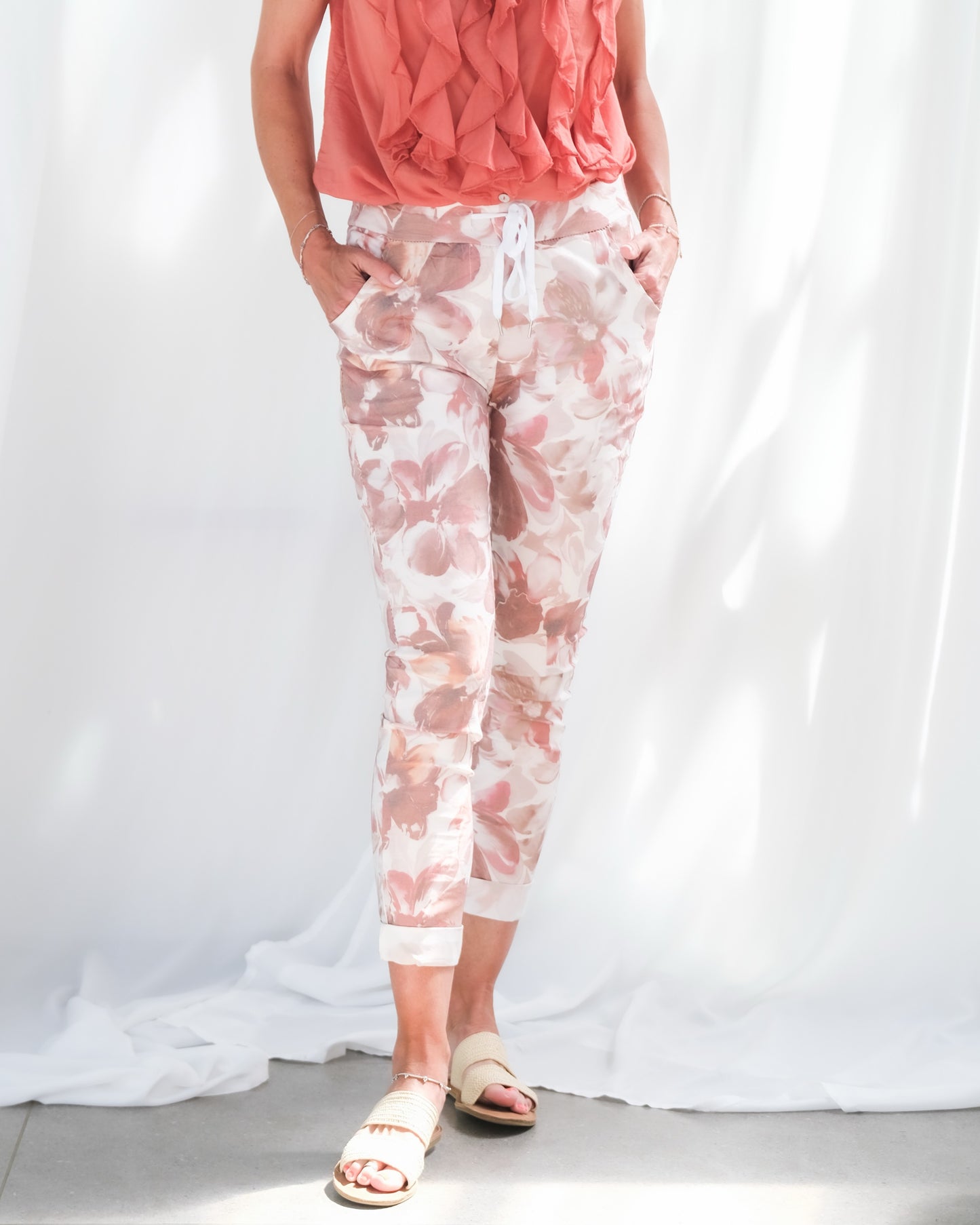 Still Season Drawstring Pants | White