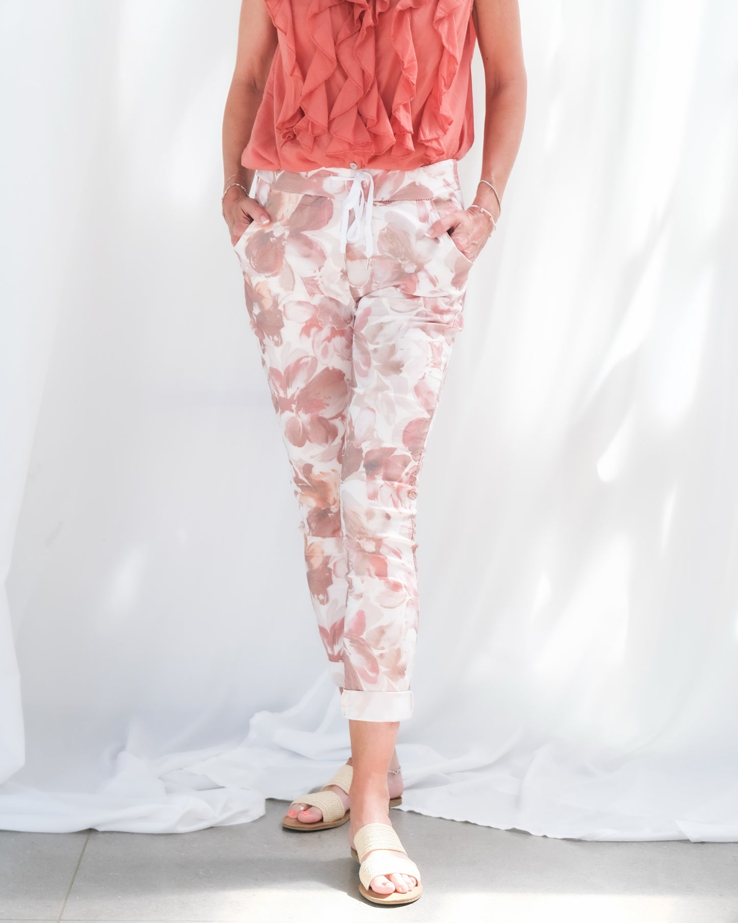 Still Season Drawstring Pants | White