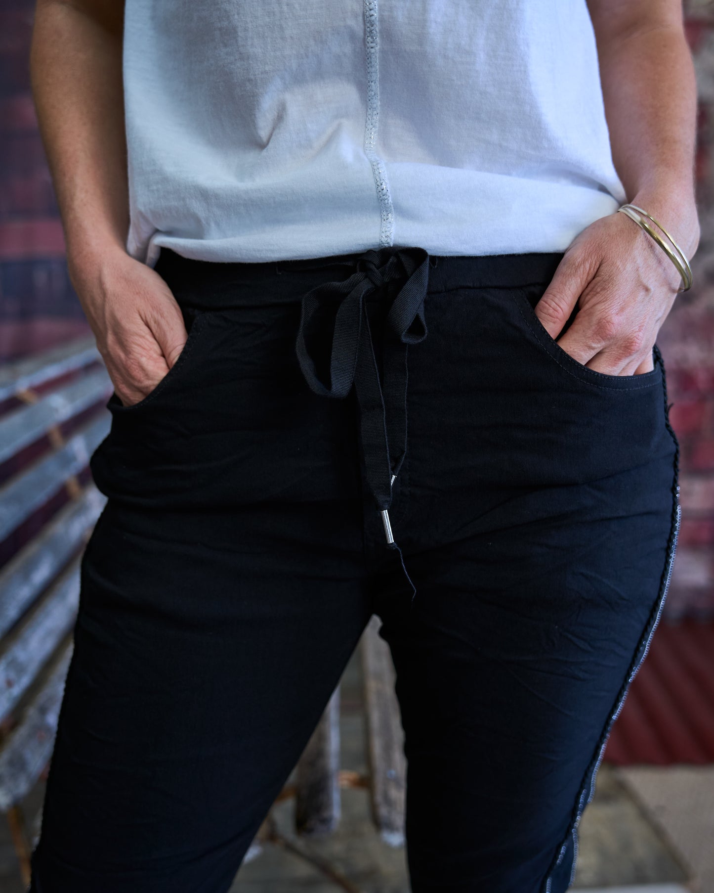 Tuscan Texture Drawstring Pants | Black