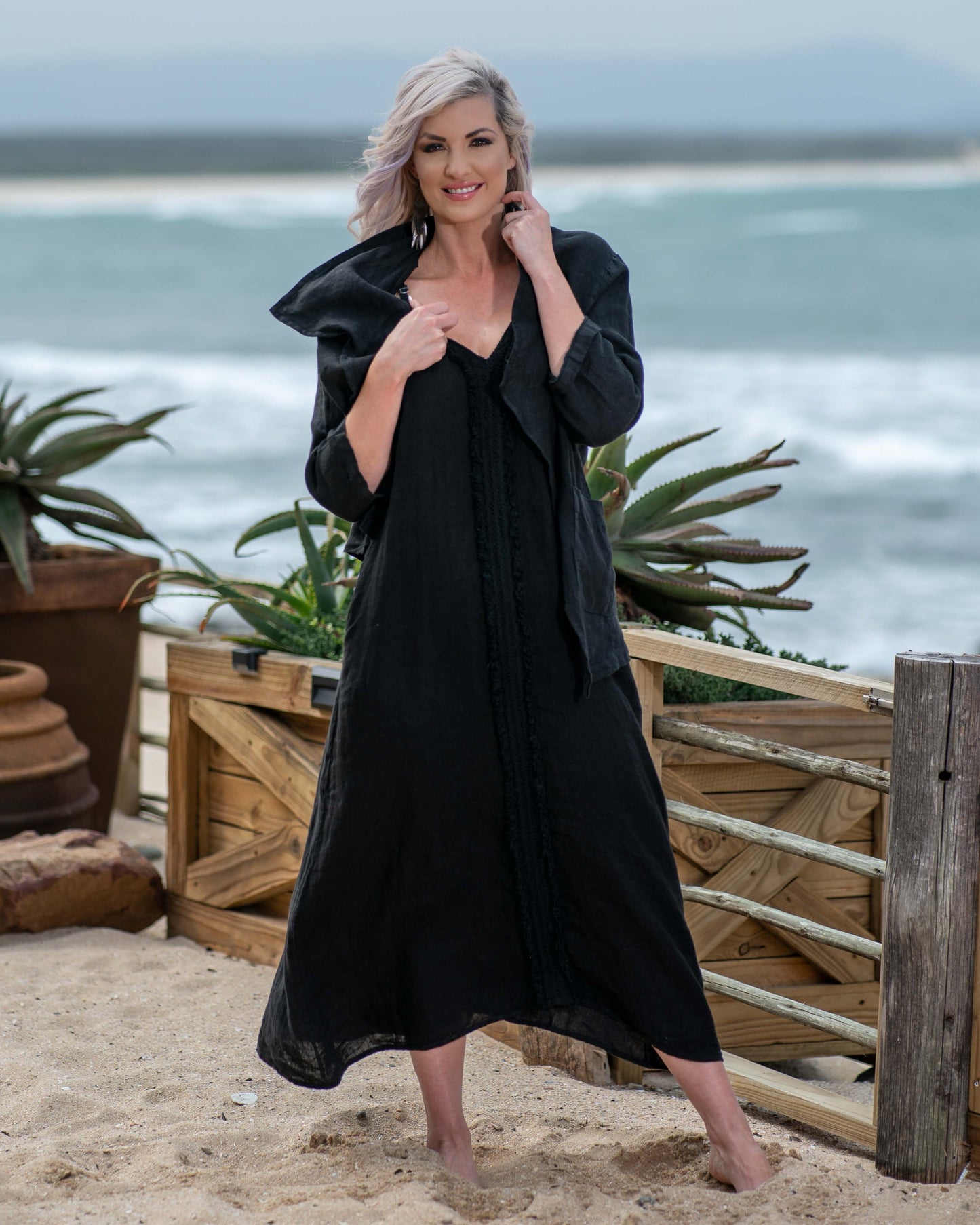 Let's Stick Together Linen Bolero | Black